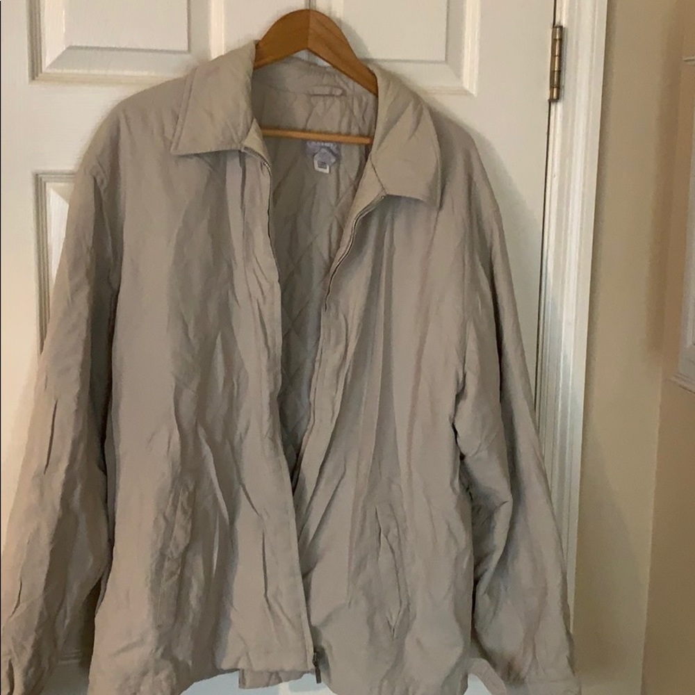 Old Navy men’s lines khaki jacket.